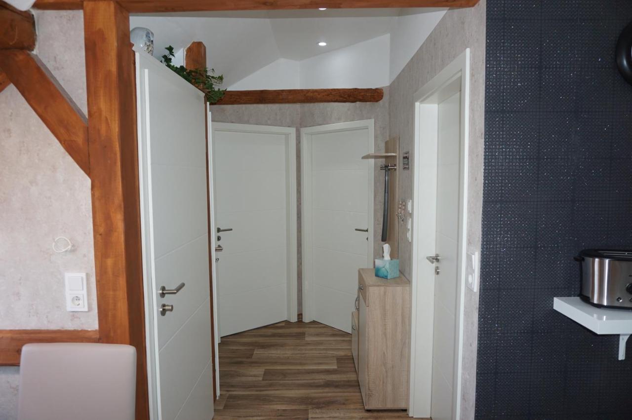 Aussergewoehnliche Dachgeschosswohnung 코니그스루터암엘름 외부 사진